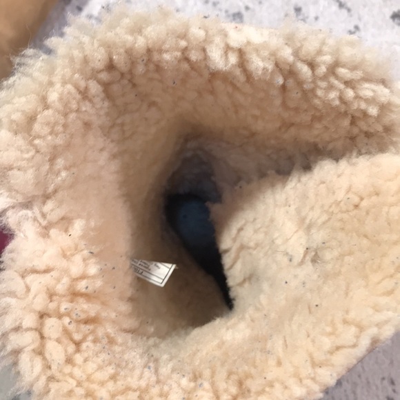 UGG Tan Three Button Boots Size 7 - Picture 10 of 15